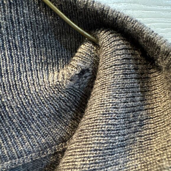 JOS A BANK Traveler 100% Merino Wool Sweater Size Large Gray 1/4 Zip - Picture 3 of 7